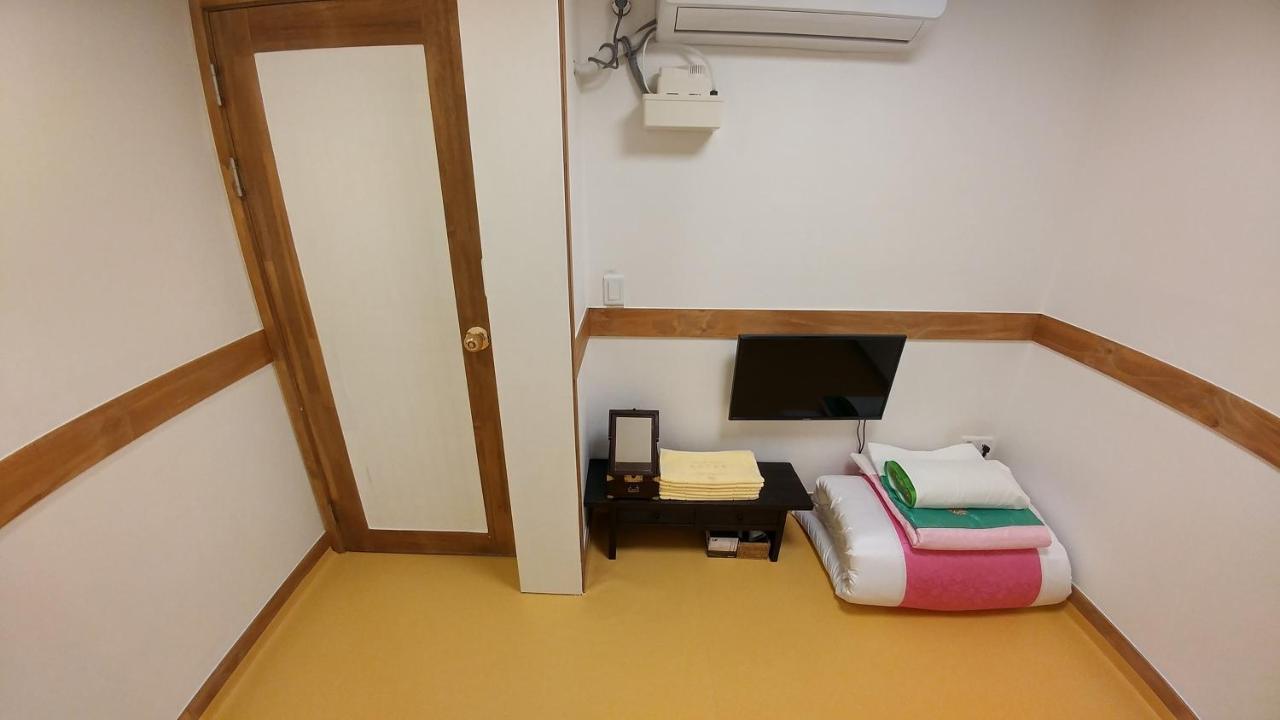 סיאול Hyosunjae Hanok Guesthouse מראה חיצוני תמונה